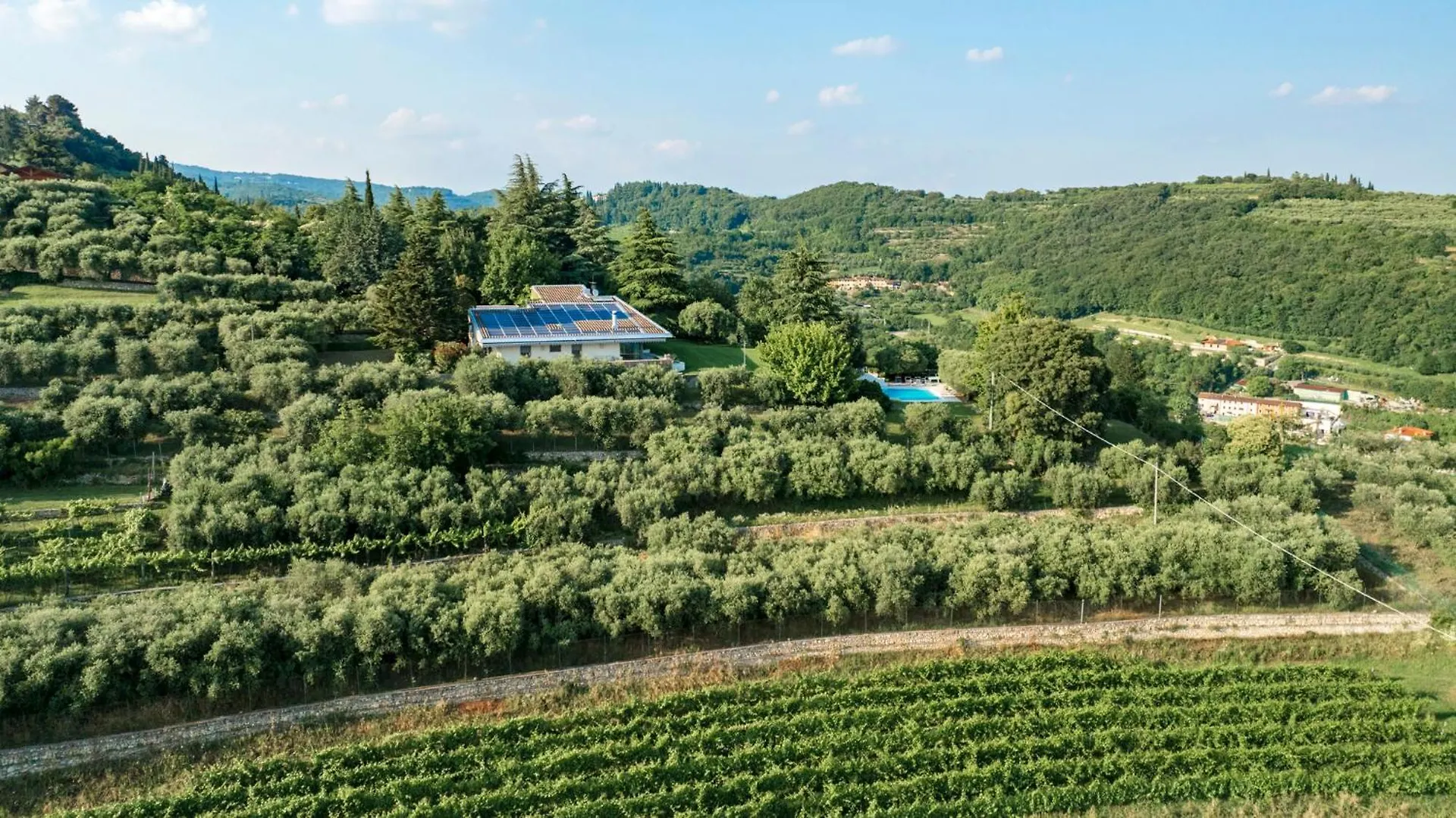 Villa Degli Ulivi 8, Emma Villas Verona Italy