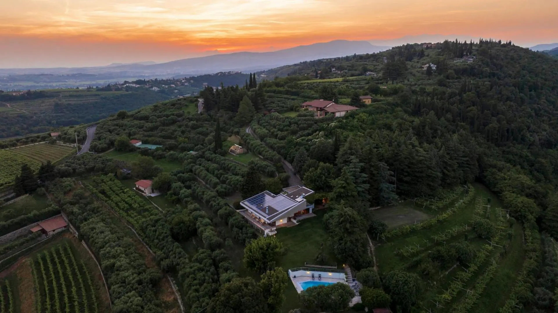 Villa Degli Ulivi 8, Emma Villas Verona